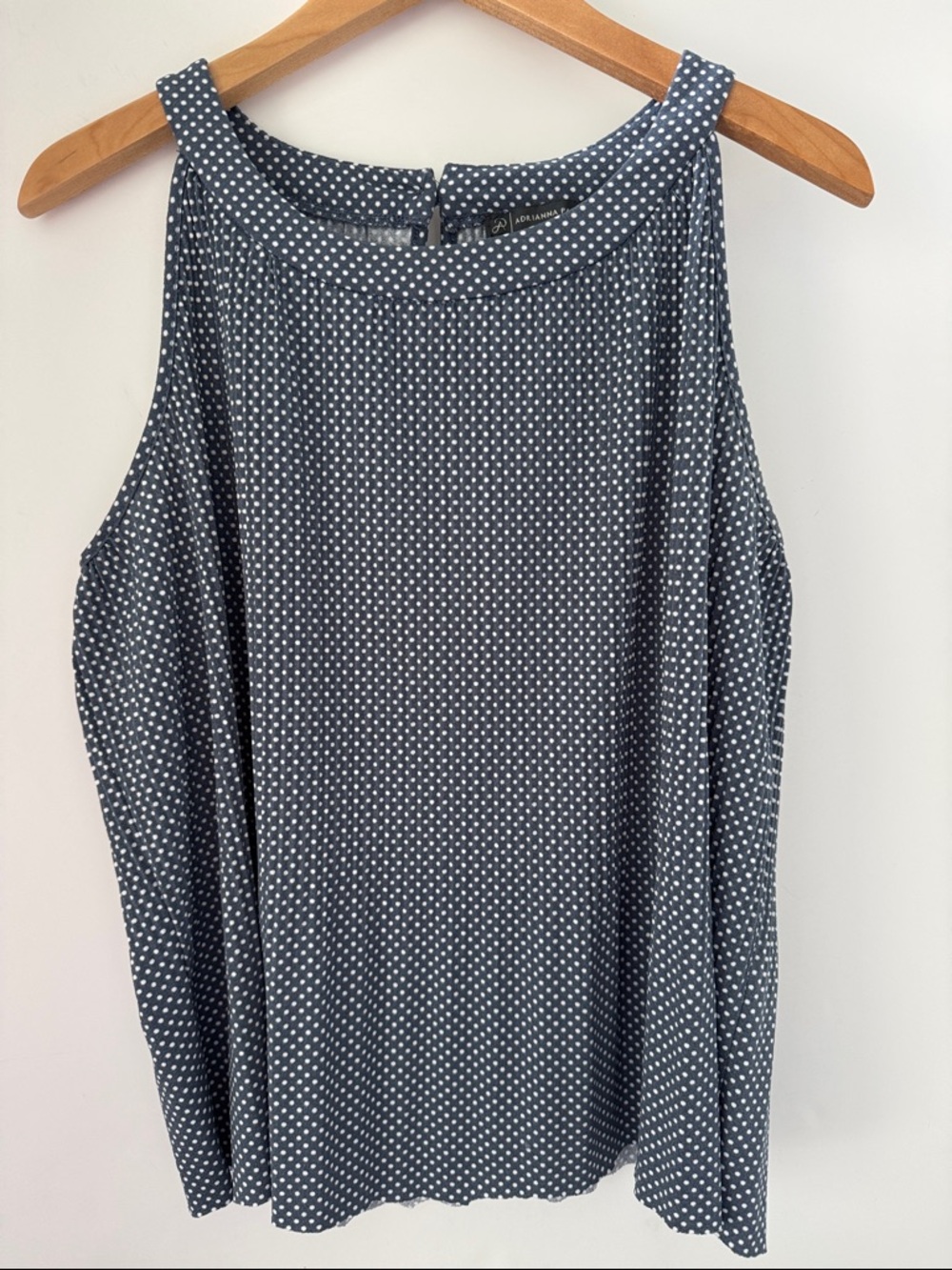 Adrianna Papell Sleeveless Blue and White Polka Dot Pleated Blouse Size M